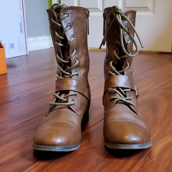 !SOLD ON MERC! Brown Buckle Booties - Picture 4 of 7